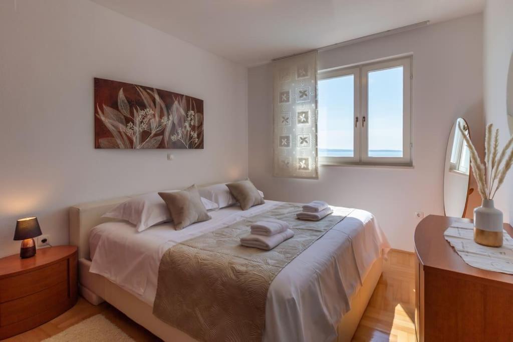 Sea View- Spacious Apartment With Shared Pool Split Eksteriør bilde