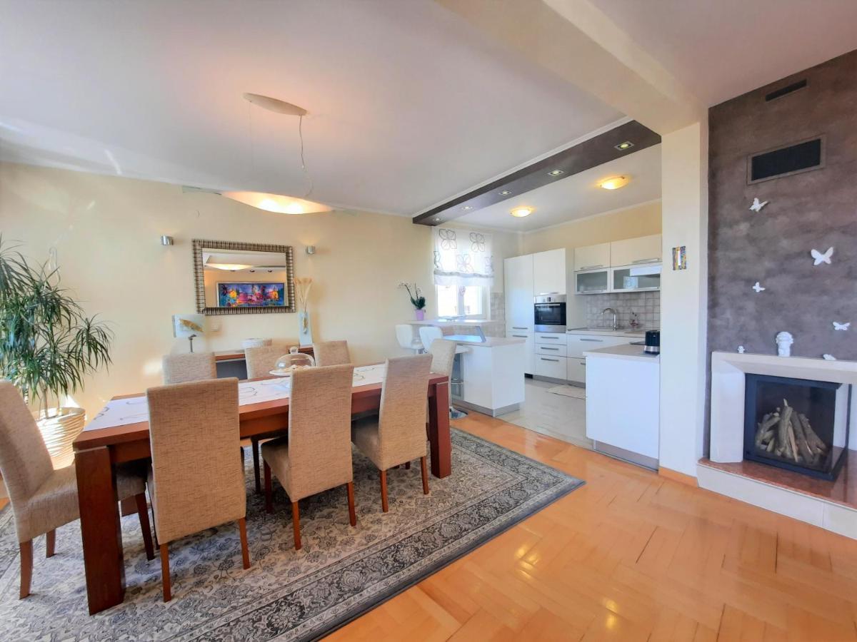 Sea View- Spacious Apartment With Shared Pool Split Eksteriør bilde