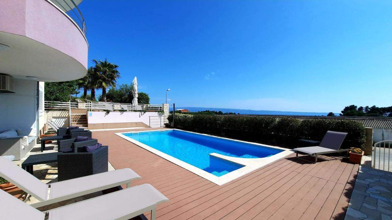 Sea View- Spacious Apartment With Shared Pool Split Eksteriør bilde