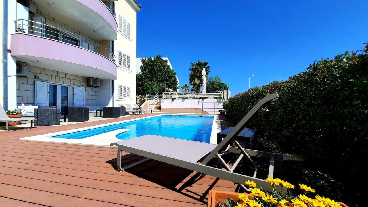 Sea View- Spacious Apartment With Shared Pool Split Eksteriør bilde