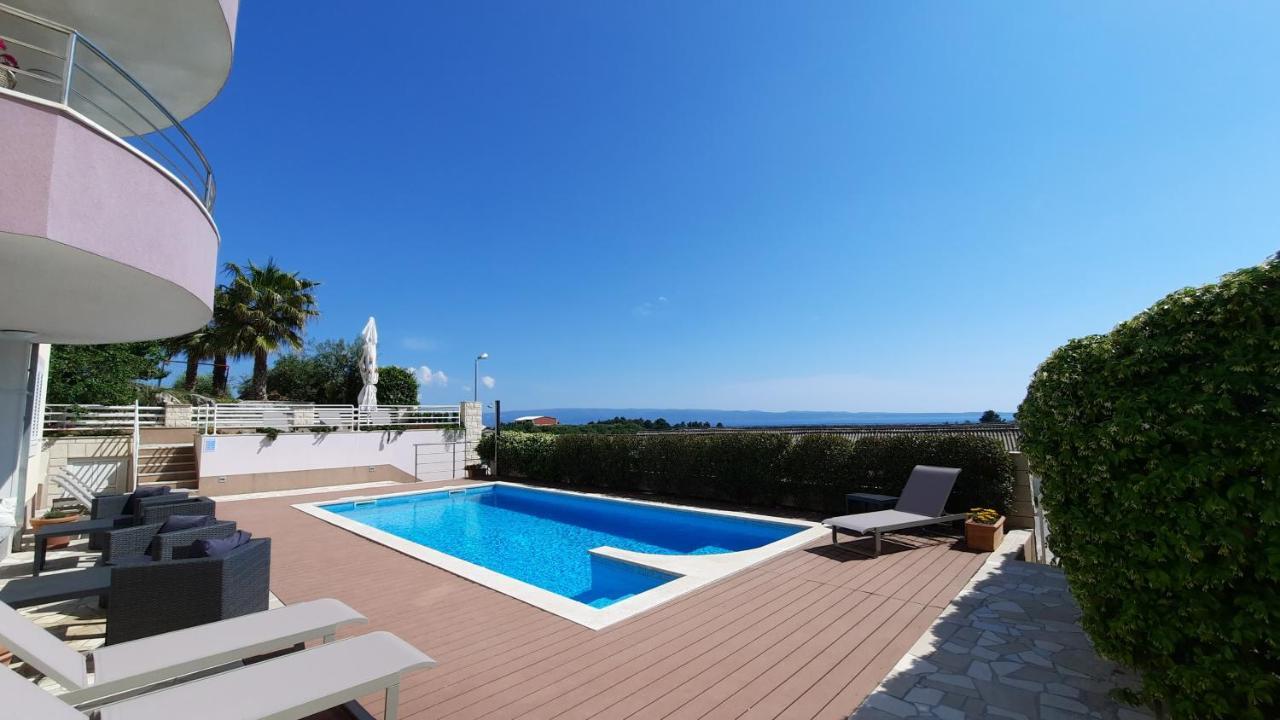 Sea View- Spacious Apartment With Shared Pool Split Eksteriør bilde